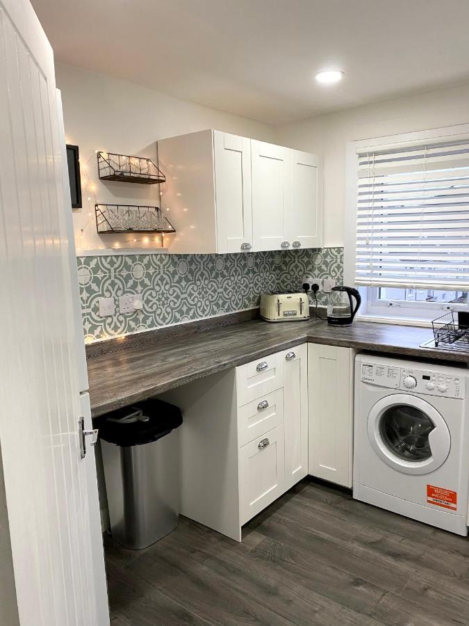 Entire Modern Apartment In Oban With Balcony エクステリア 写真